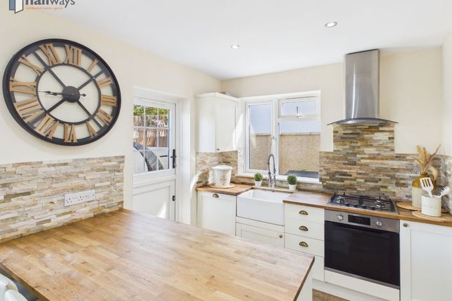 34 Gordon Road, Carshalton photo 4