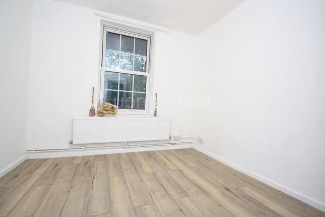 Prince of Wales Road, Chalk Farm, NW5, London photo 5