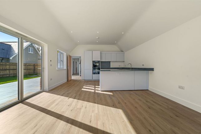 2,, Higley Close, Much Hadham photo 2