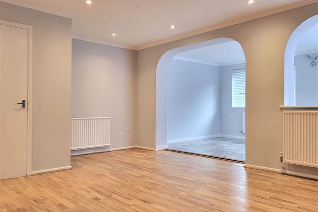 Thumbnail Semi-detached house to rent in King Georges Av, Watford