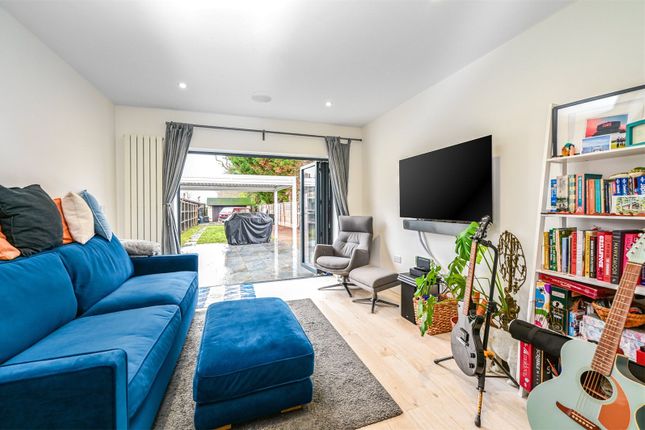 266, Mytchett Road, Camberley photo 4