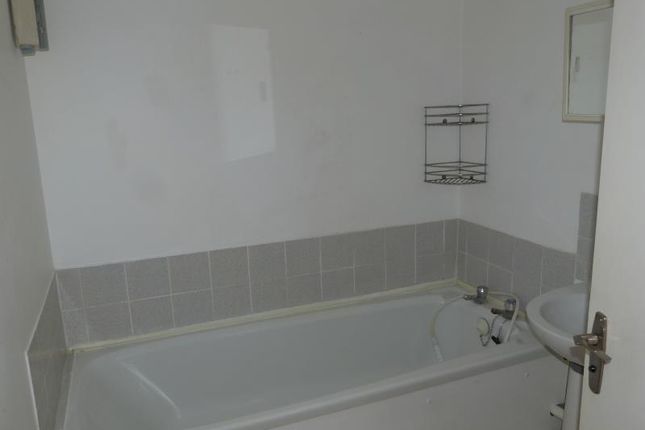 1, Chaffinch Close, Edmonton photo 4