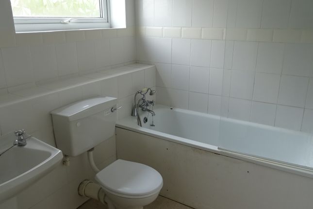 Flat to rent in Osprey House, Briardale, Ware