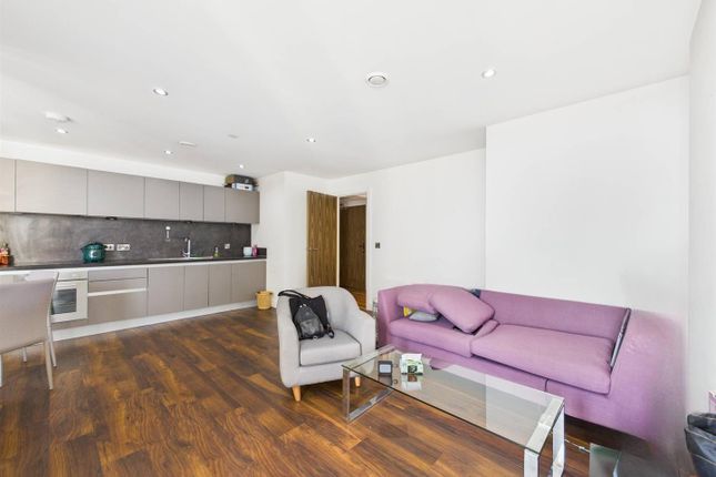 2-bed flat on 137 The Assembly, 1 Cambridge Street, Manchester, £280,000