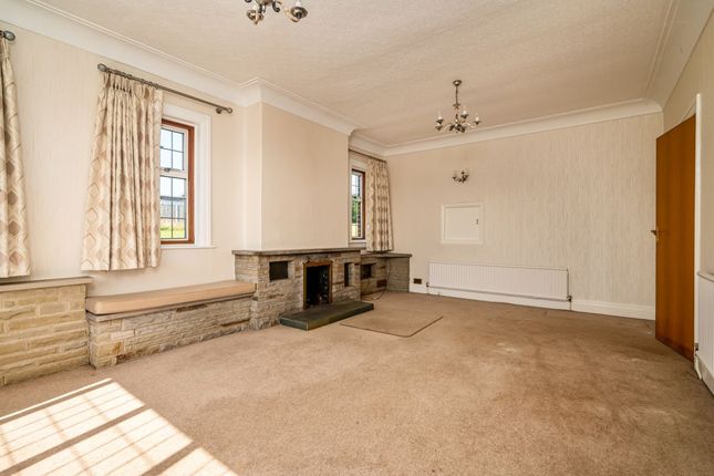 47 Moorcroft Road, Bradford photo 3