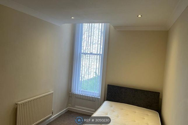 Flat, Normanton Avenue, Liverpool photo 4