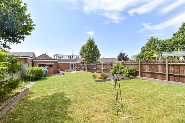Greenfields Way, Horsham photo 4