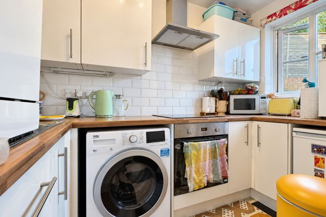 6, Godolphin Place, Greater London photo 3