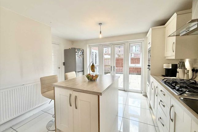 2, Tulip Close, Nottingham photo 4