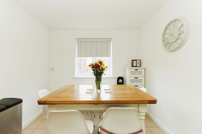 Town house for sale in Common Lane, Kenilworth