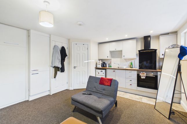 Flat 2, 1A, Hewlett Road, Cheltenham photo 4