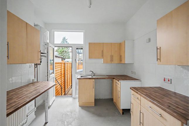 16A, Fountain Road, London photo 4