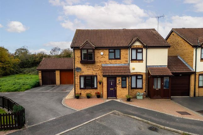 3-bed semi-detached on 39 Little Orchards, Aylesbury, £400,000