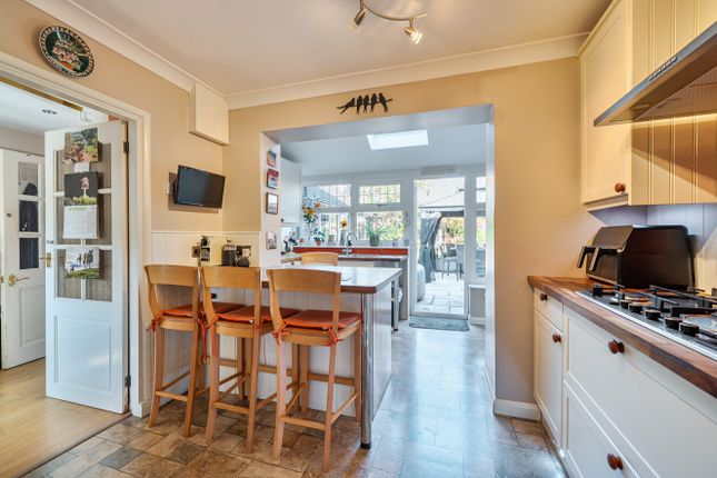 4, Wings Road, Surrey photo 3