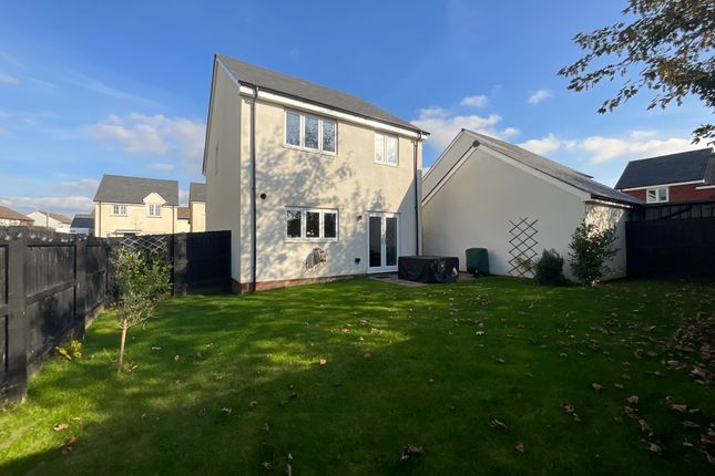 13, Reden Road, Bude photo 2