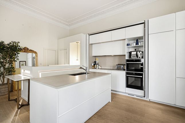 12, Earl's Court Square, London photo 4