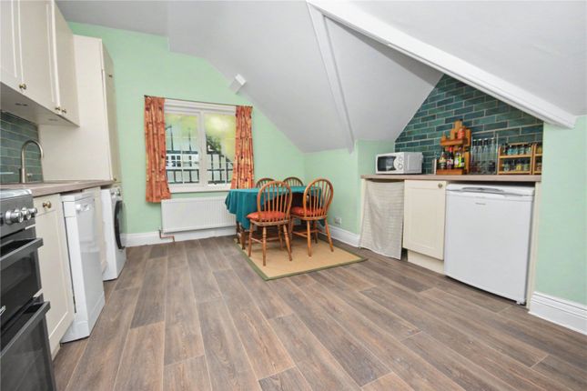 3B, Ashleigh Road, West Yorkshire photo 4