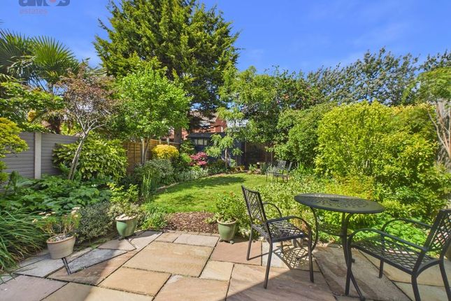 53, Orchard Avenue, Hockley photo 4