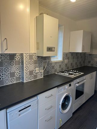 43, The Alders, Feltham photo 2