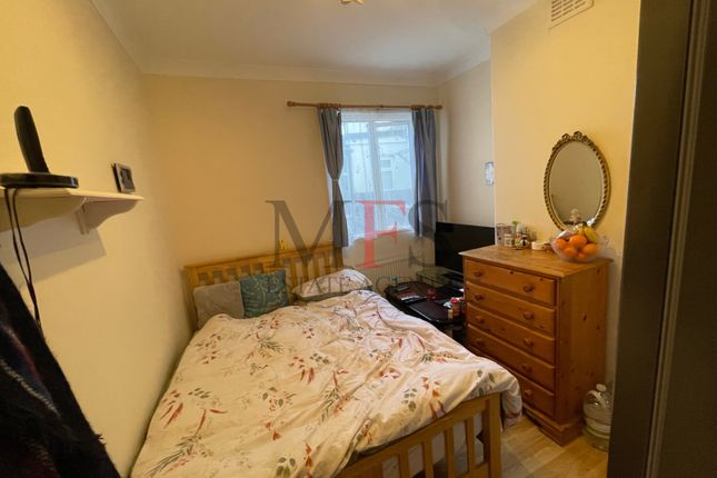 46, Victoria Road, Southall photo 2