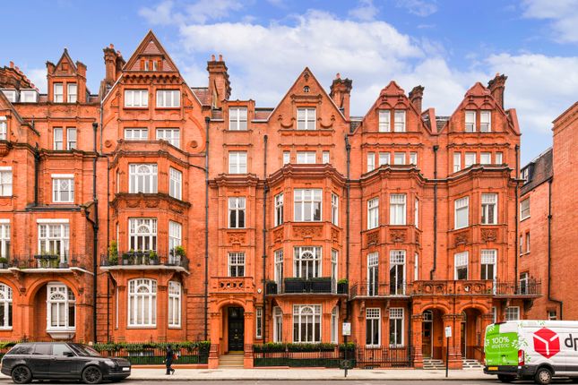 Terraced house to rent in Pont Street, Knightsbridge