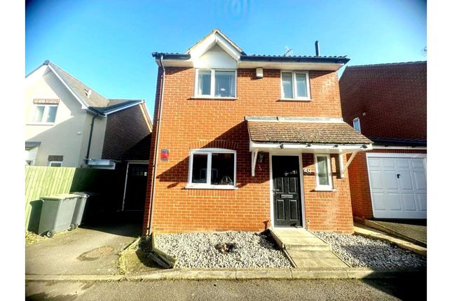 Thumbnail Detached house for sale in Ely Way, Luton