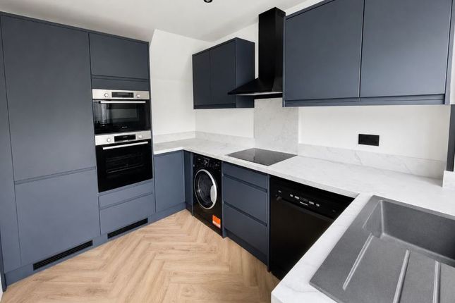 3, Stagshorn Road, Waterlooville photo 2