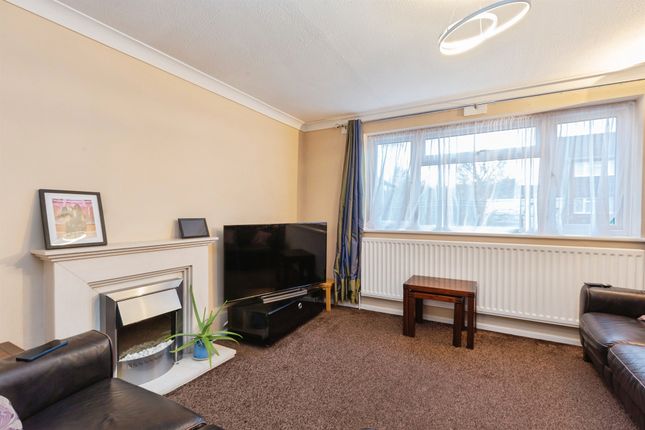 6, Bakers Walk, Aylesbury photo 3