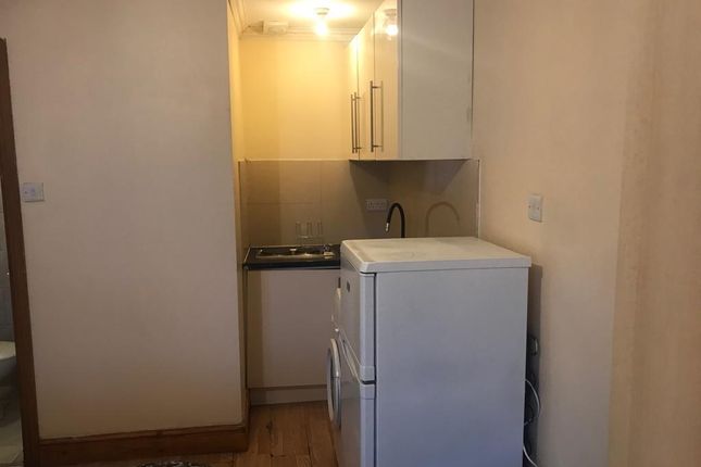 589, Kenton Road, Harrow photo 3