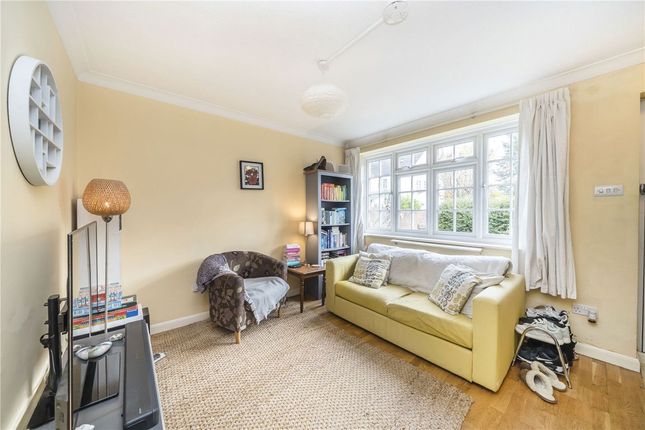 10, Beverley Court, London photo 4