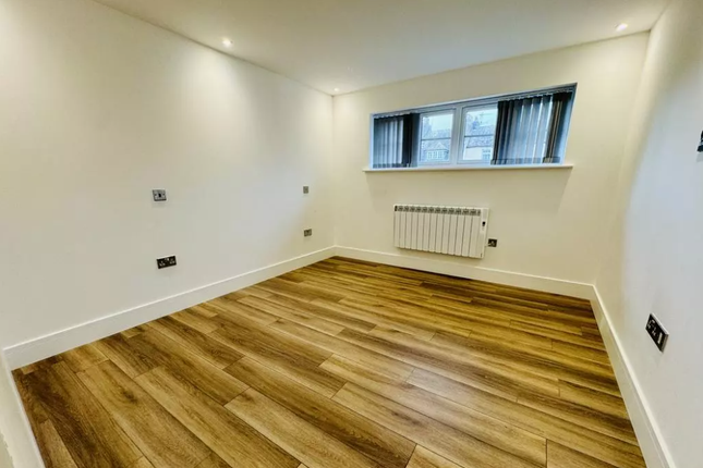 6 Richards House, Taunton photo 5