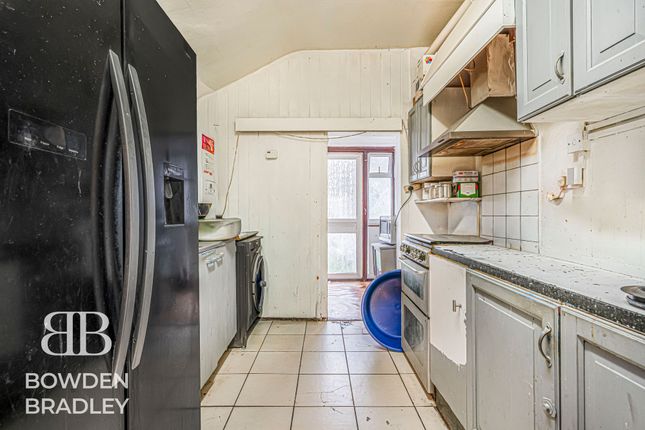 32 Jersey Road, Ilford photo 4