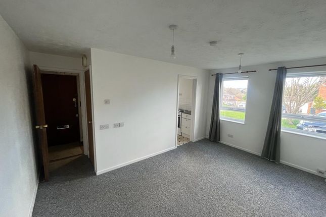 49, Maidstone photo 2