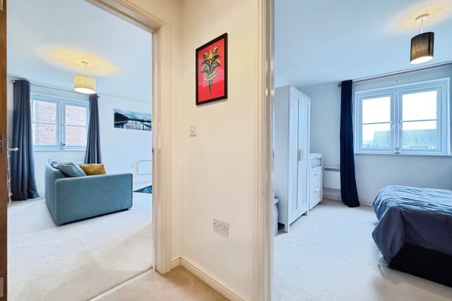 47, Moorland Green, Swansea photo 5