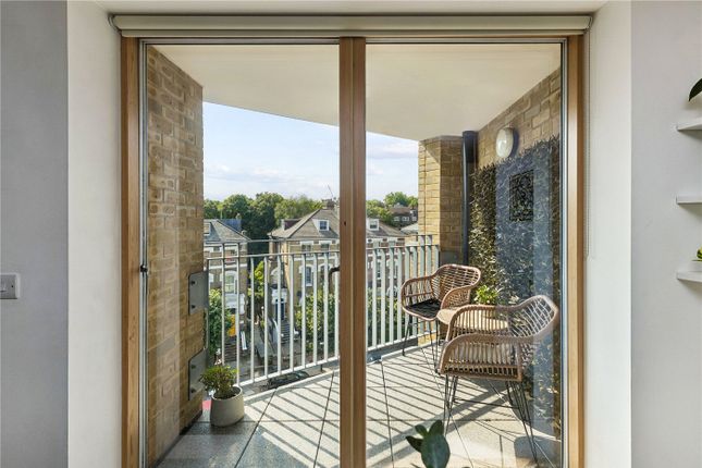 Flat 23, 132, Green Lanes, London photo 3