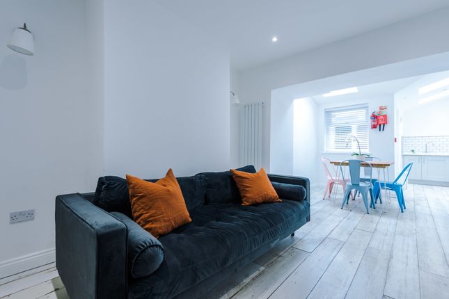27 Gladstone Terrace Living Room 1