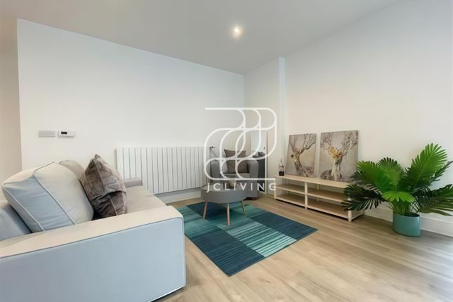 KZ93, Flat 806, Loder House, 2 Anderson Road, London photo 2