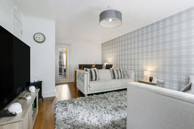 184 Dunalastair Drive, Glasgow photo 4