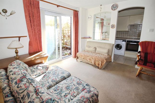75, Broad Hinton, Twyford photo 2
