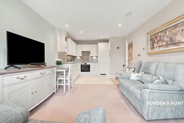 Flat 20, 256 High Road, Loughton photo 4
