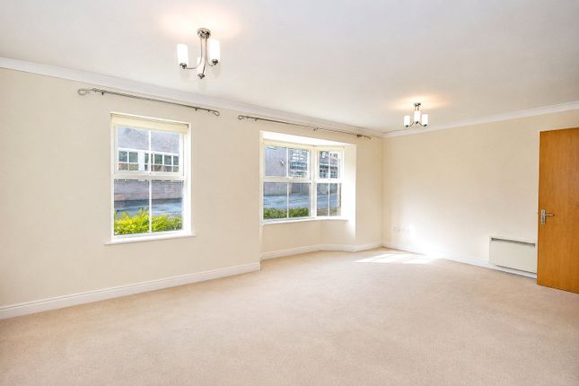 2, Pembroke Court, Woking photo 4