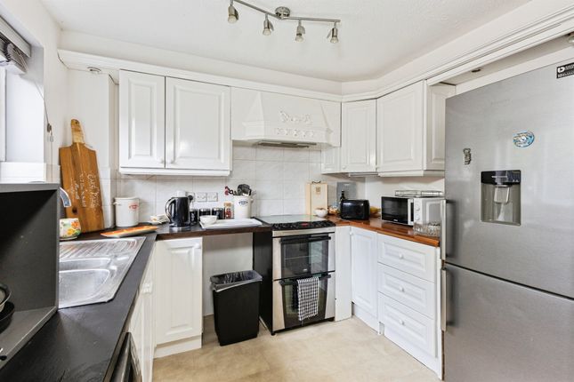 17, Ratby Close, Reading photo 4