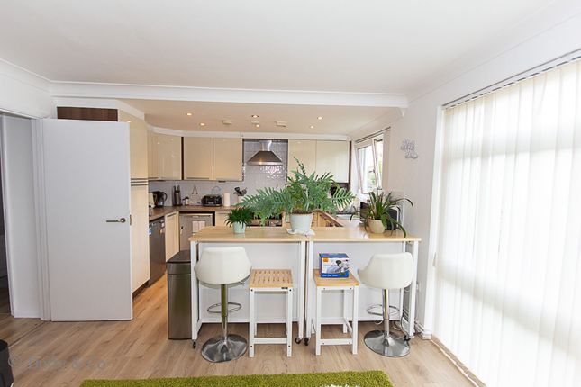 30 Kipling Court Paddockhall Road, Haywards Heath photo 2