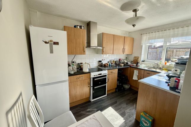 4, Ainderby Walk, Hartlepool photo 3
