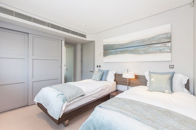 Flat to rent in Shad Thames, London