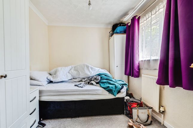 61, Ramsbury Avenue, Swindon photo 4