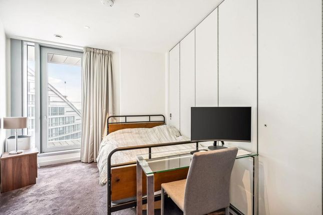 Flat for sale in Charrington Tower, London