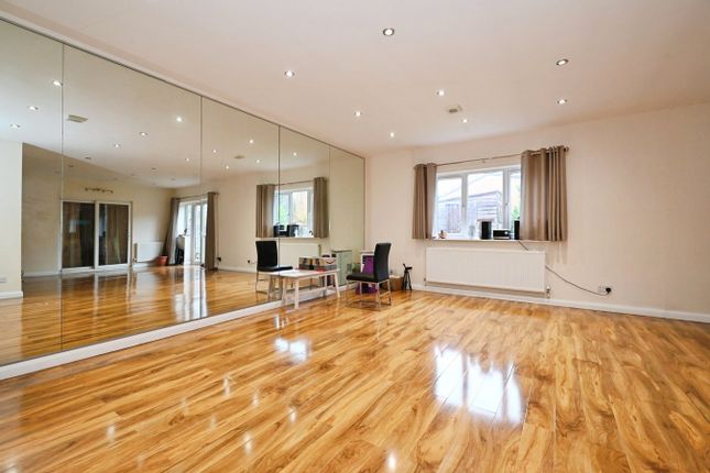 2, Stilton Close, Reading photo 2