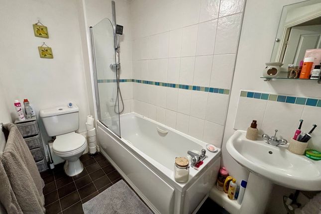 12, Newcastle upon Tyne photo 4