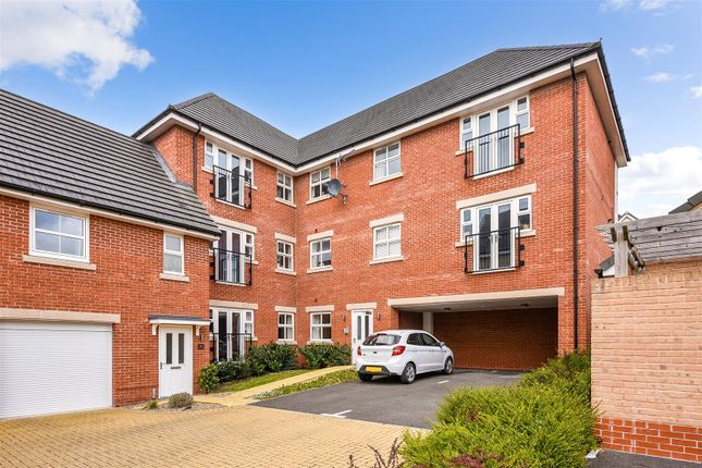 Flat for sale in Draper Close, Andover